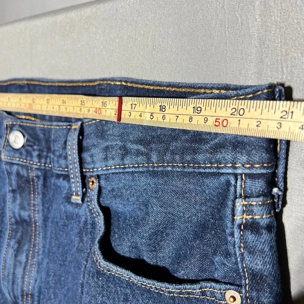 Levis 505 Regular Fit Straight Leg Jeans Mens 42x32 Medium Wash Blue 00505-0216